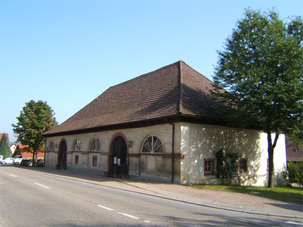 Weinbrennerkelter Bilfingen von der Ortsdurchfahrtsstraße aus gesehen