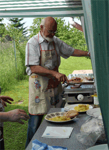 Grillmaster Herbert Holler